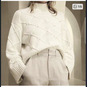 Banana Republic Women's Cream Sweater